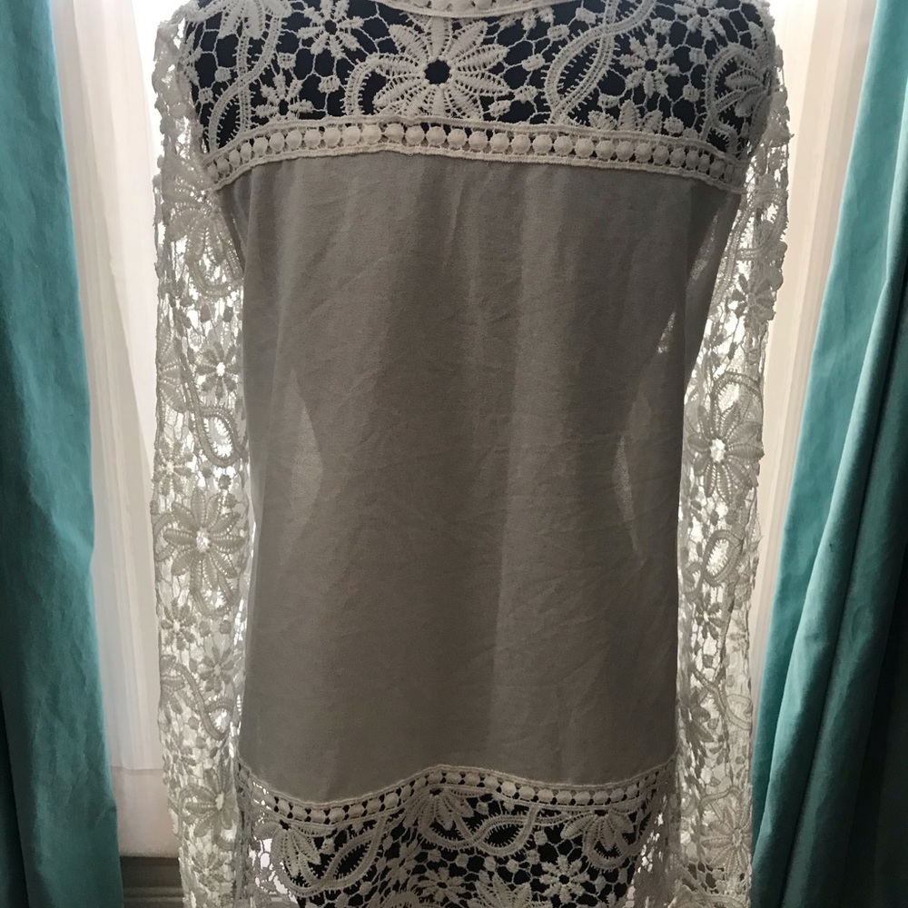 Blouse - Picture 3 of 3